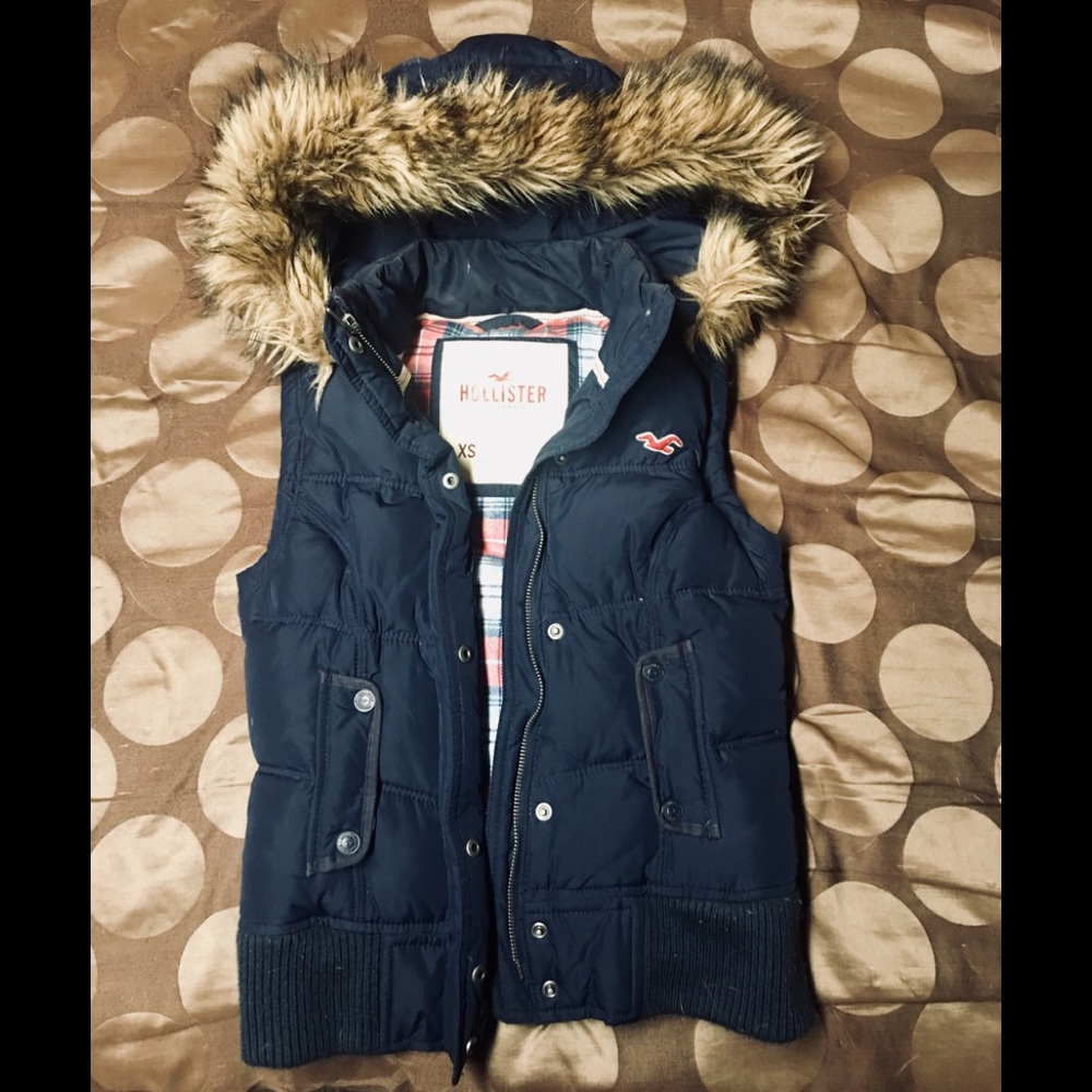 Hollister fur trimmed winter vest blue/plaid lined